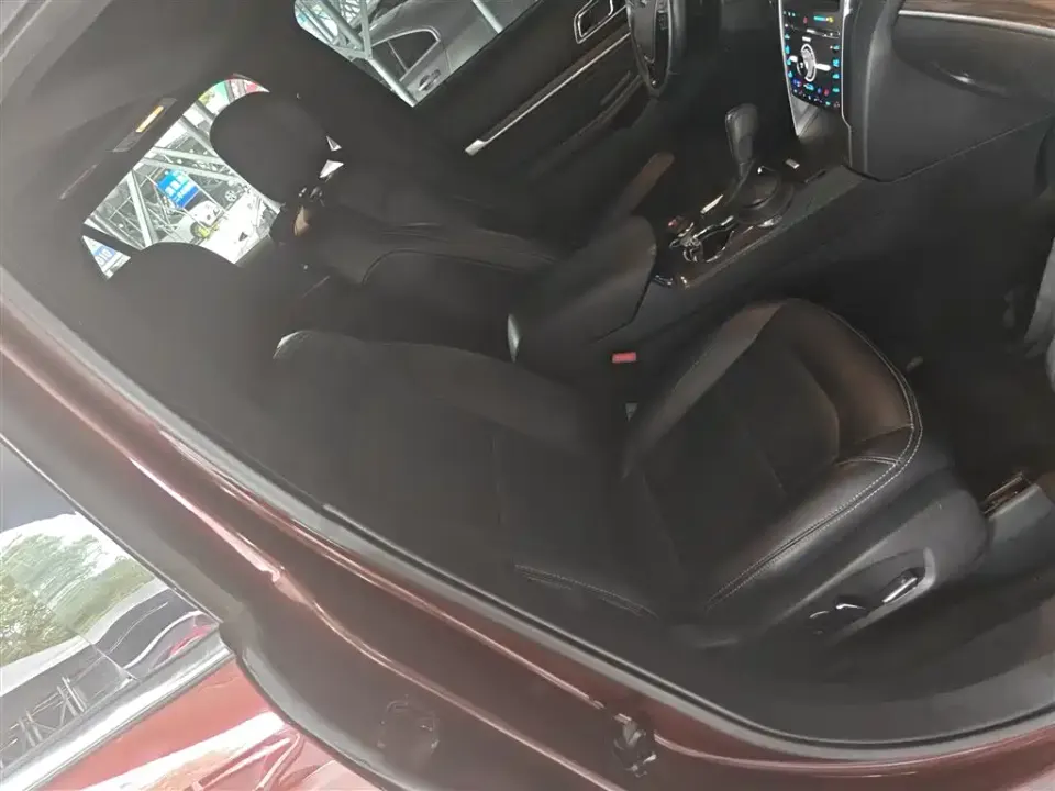 Ford Explorer (Import)