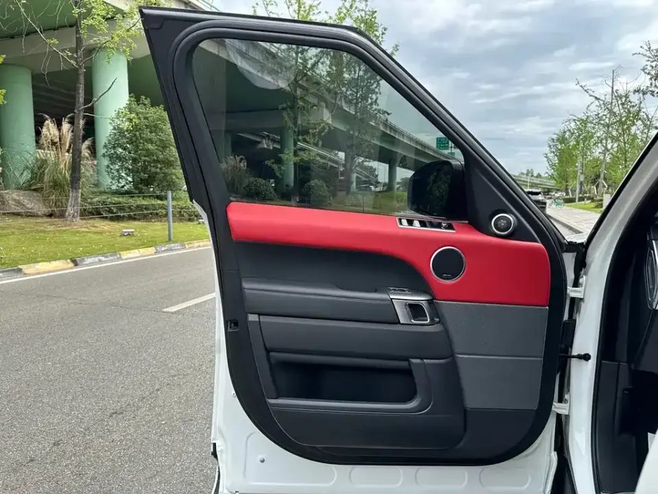 Land Rover Sport