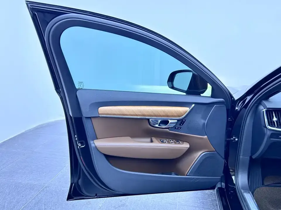 Volvo S90 PHEV