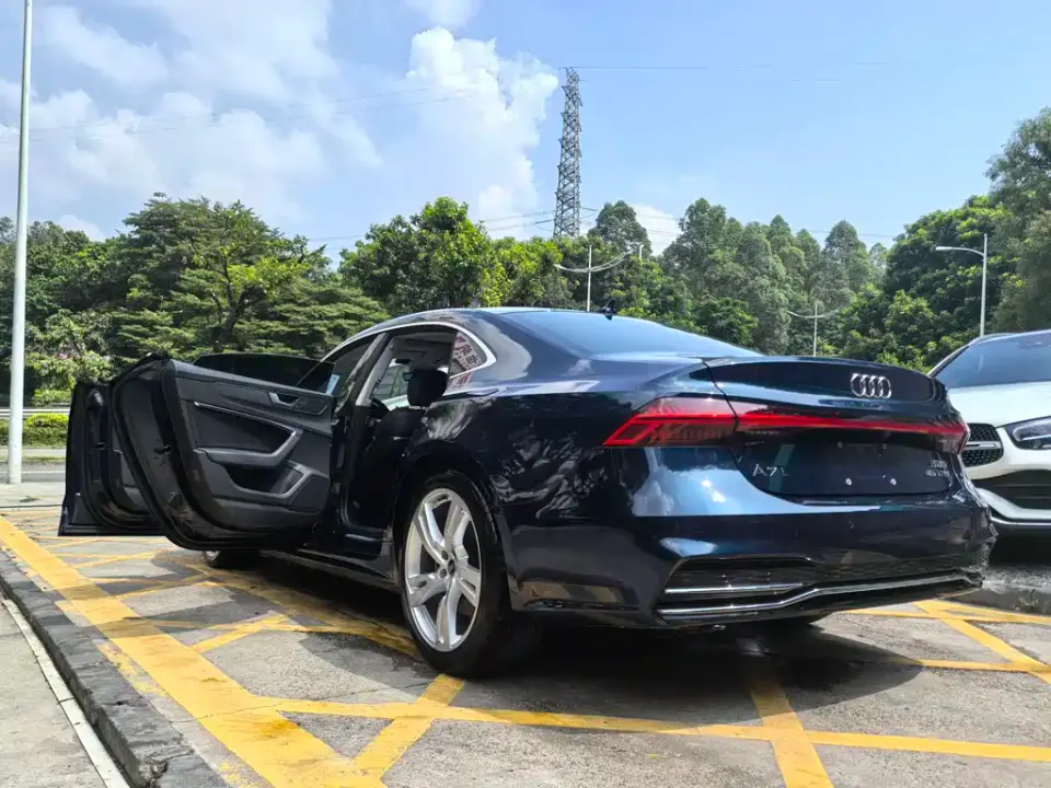 Audi A7L