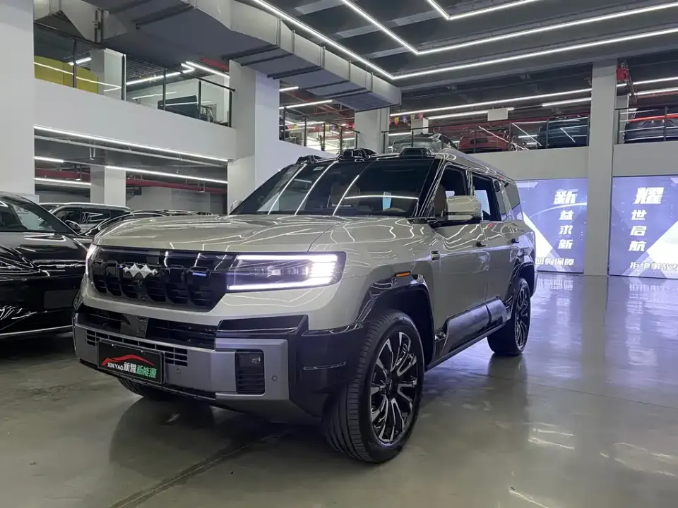 Fang Cheng Bao Leopard 8