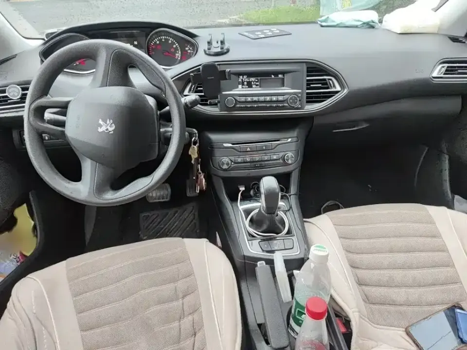 Peugeot 308S