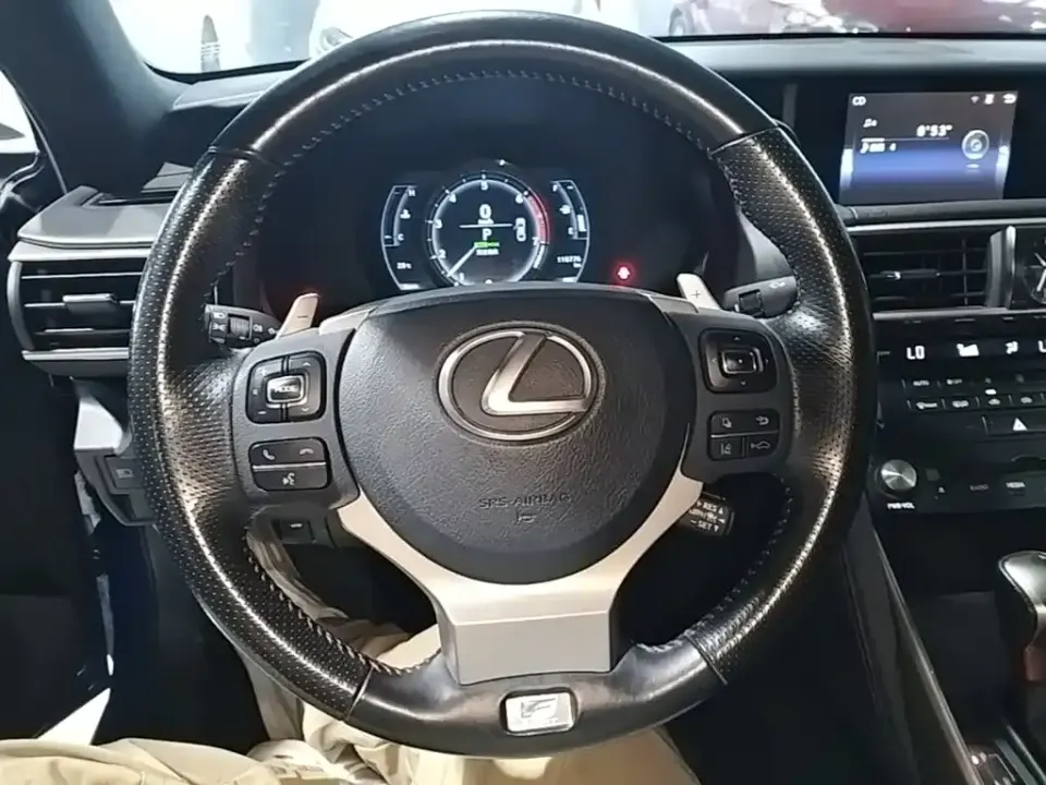 Lexus IS