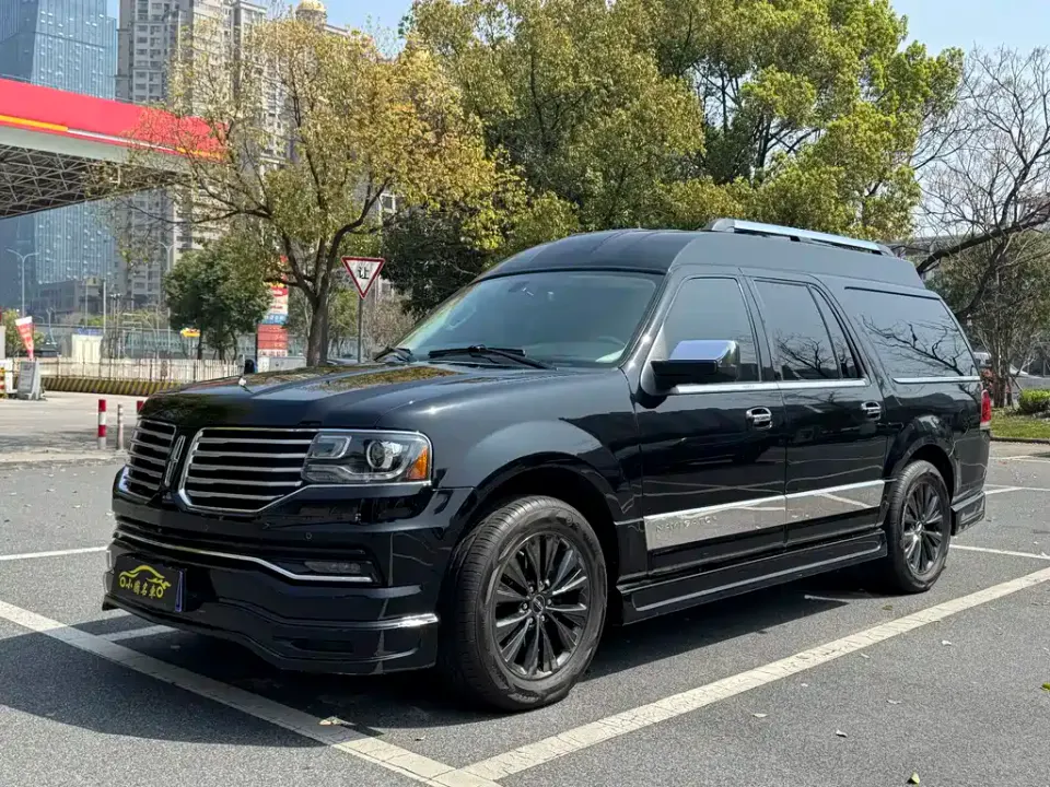 Lincoln Navigator