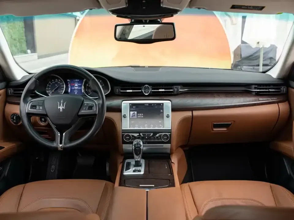 Maserati Quattroporte