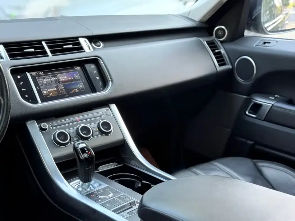 Land Rover Sport