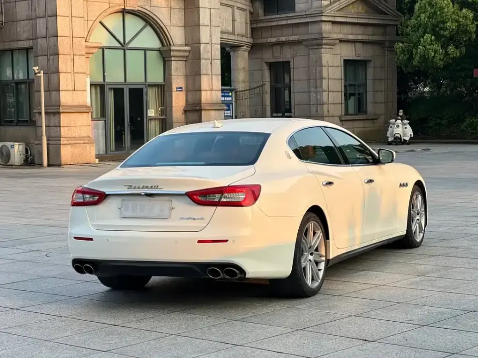 Maserati Quattroporte