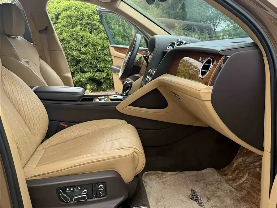 Bentley Bentayga PHEV