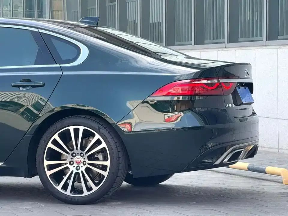 Jaguar XFL