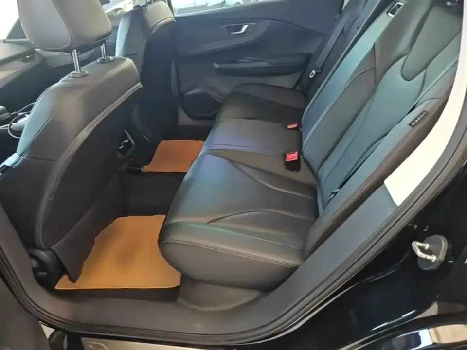 Hongqi Hongqi E-QM5