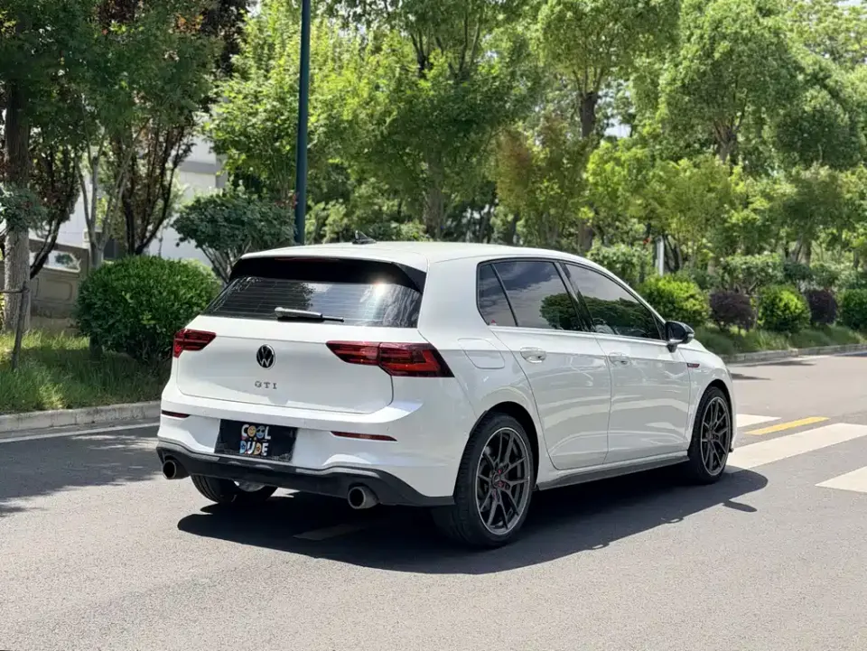 Volkswagen Golf GTI