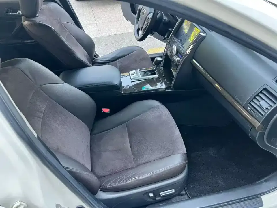 Toyota Reiz