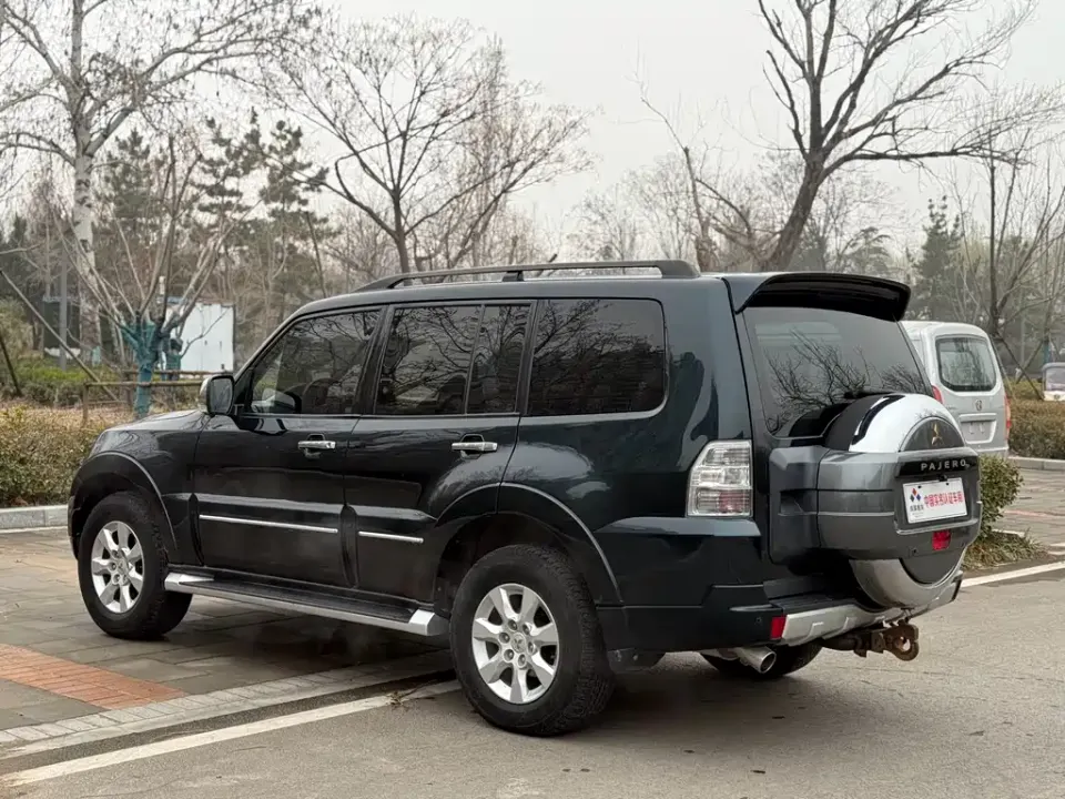 Mitsubishi Pajero (Import)