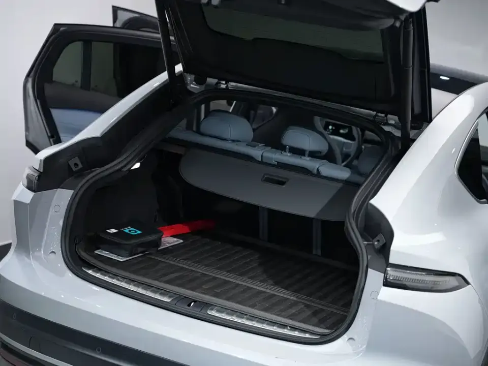 Nio EC6
