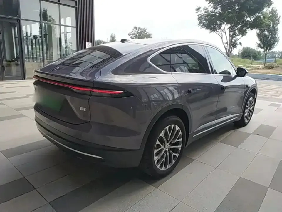 Nio EC6