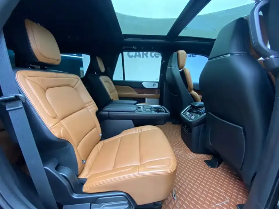 Lincoln Navigator