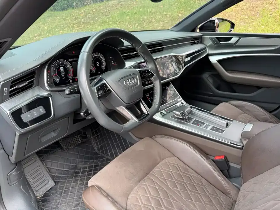 Audi A7L