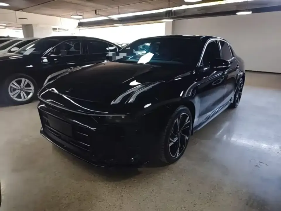 Lynk & Co 03