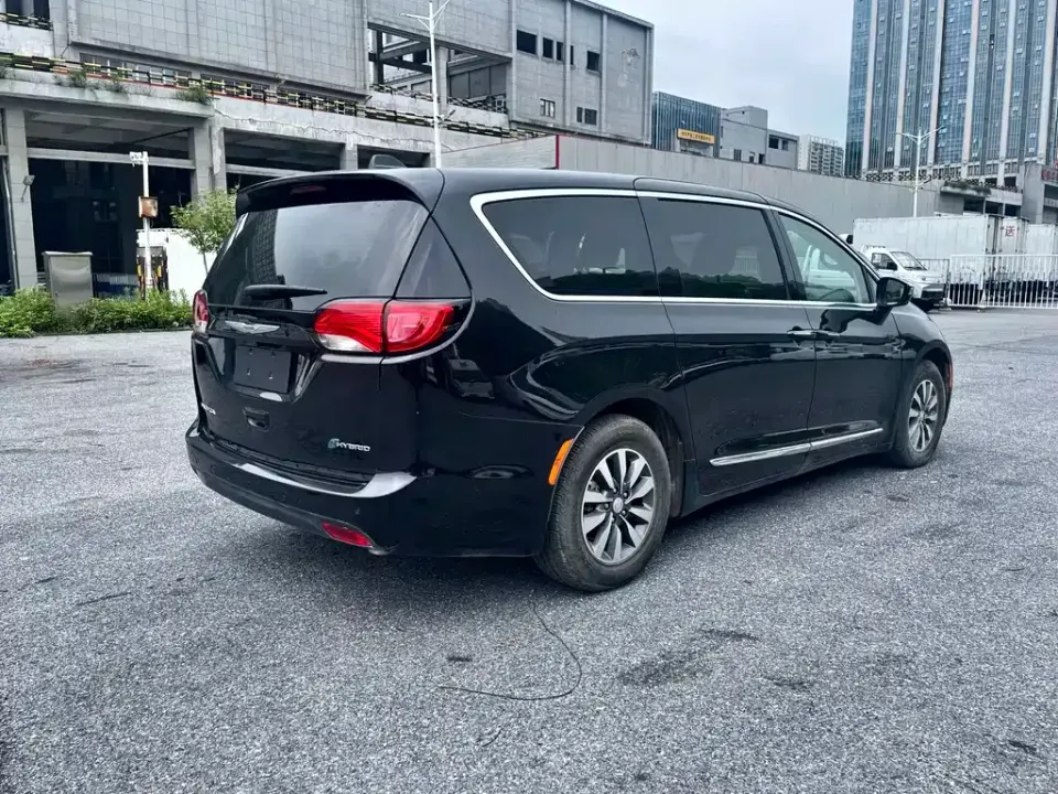 Chrysler Grand Voyager PHEV (Import)