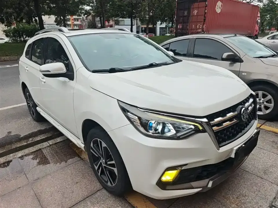 Venucia T70