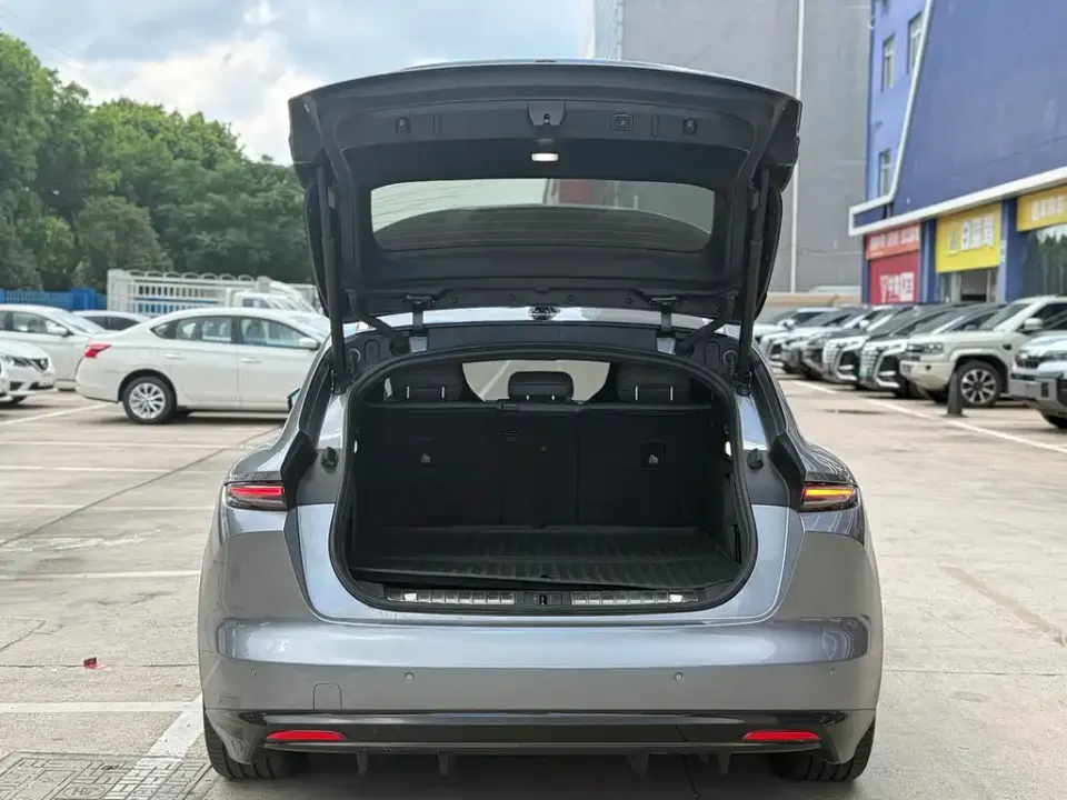 Nio ET5T