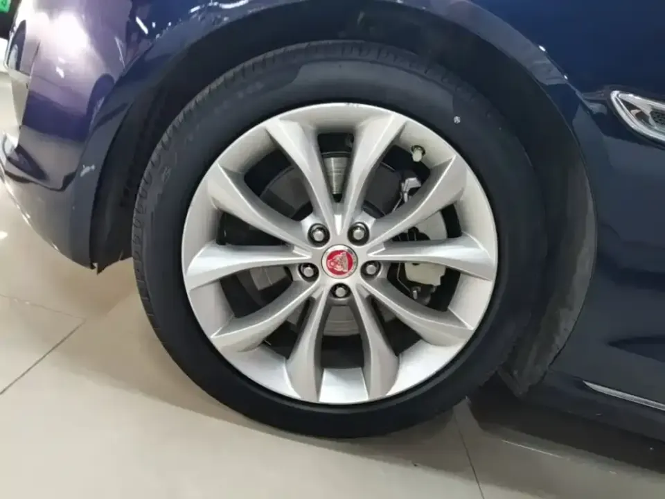 Jaguar XFL
