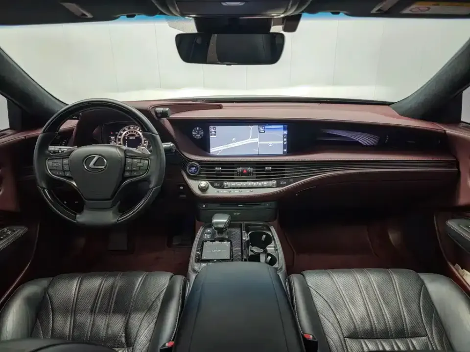 Lexus LS