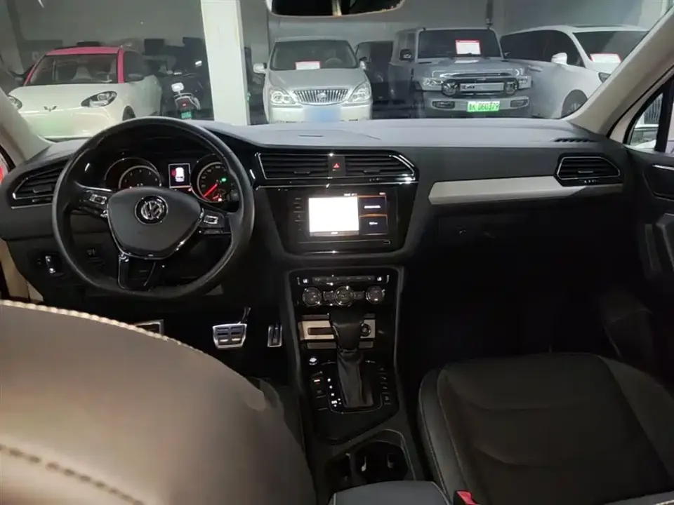 Volkswagen Tiguan L