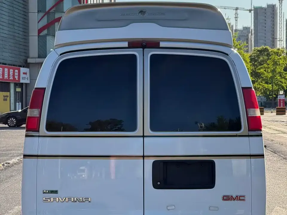 GMC Savana