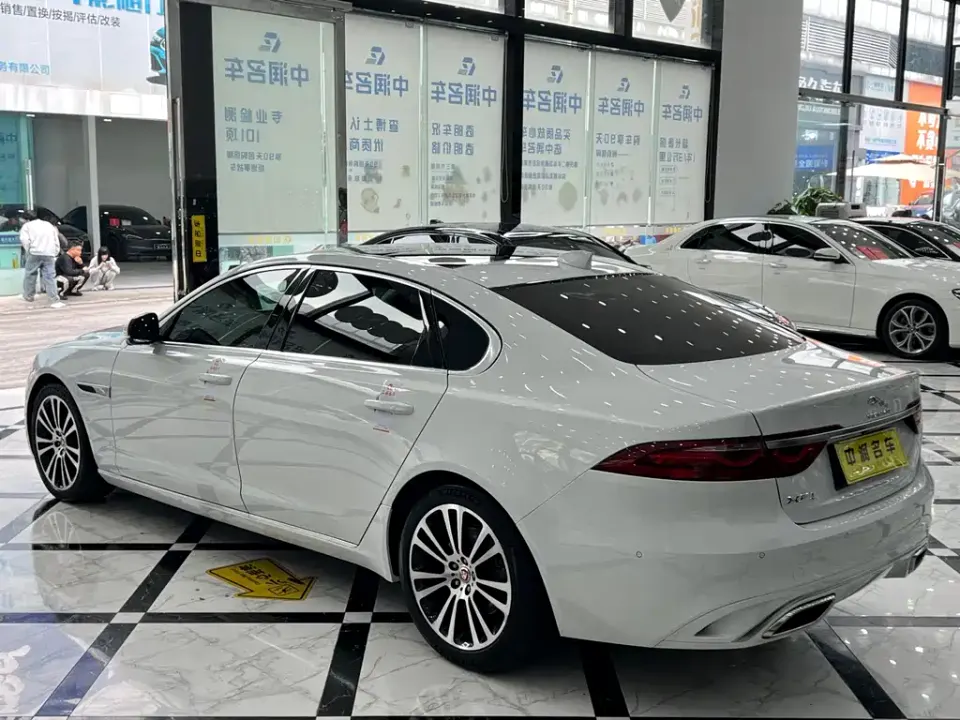 Jaguar XFL