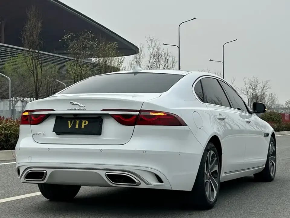Jaguar XFL