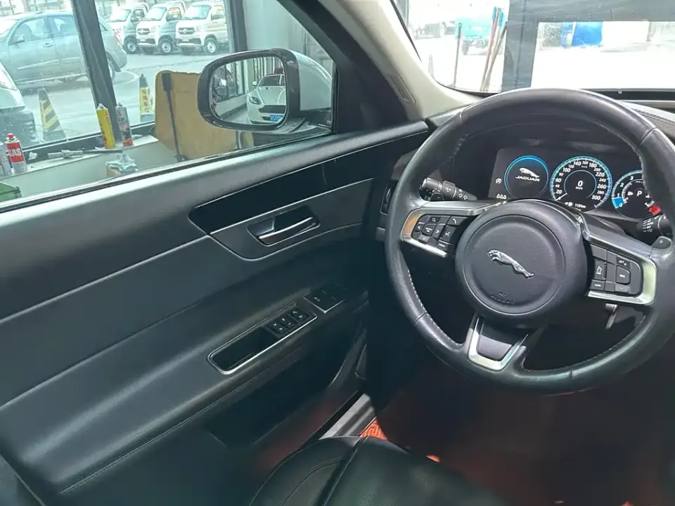 Jaguar XFL
