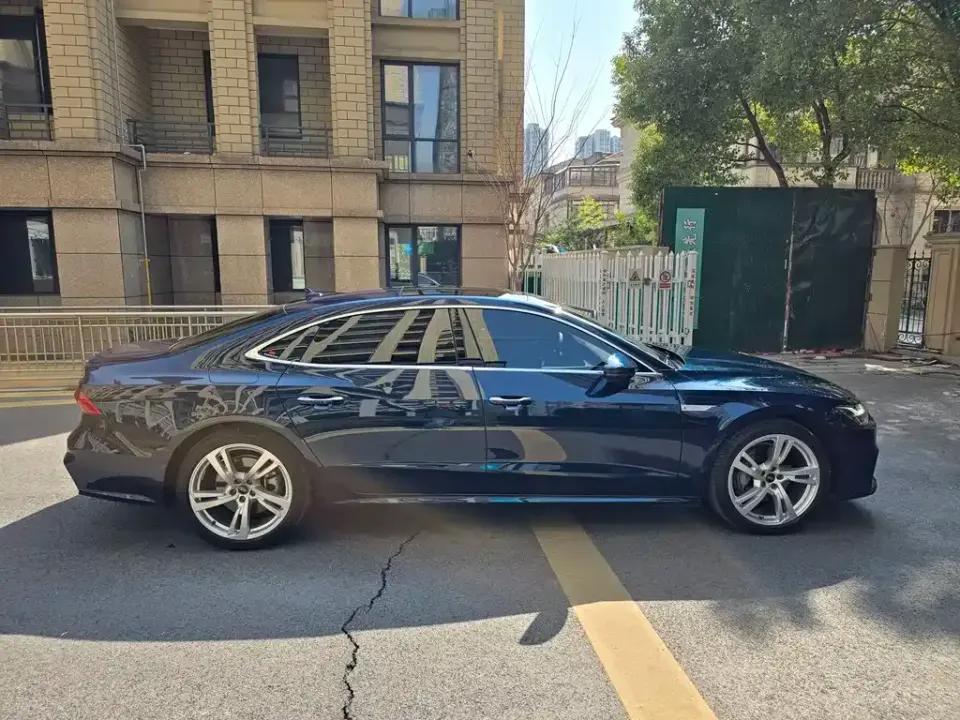 Audi A7L