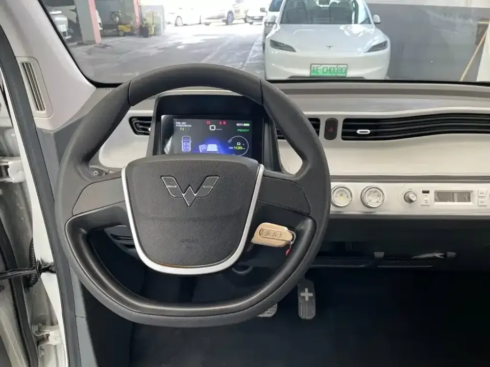 Wuling MINIEV