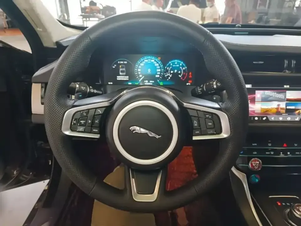 Jaguar XFL