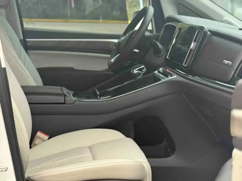 GAC Trumpchi M8