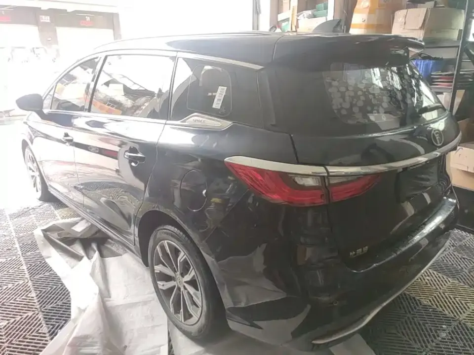 BYD MAX