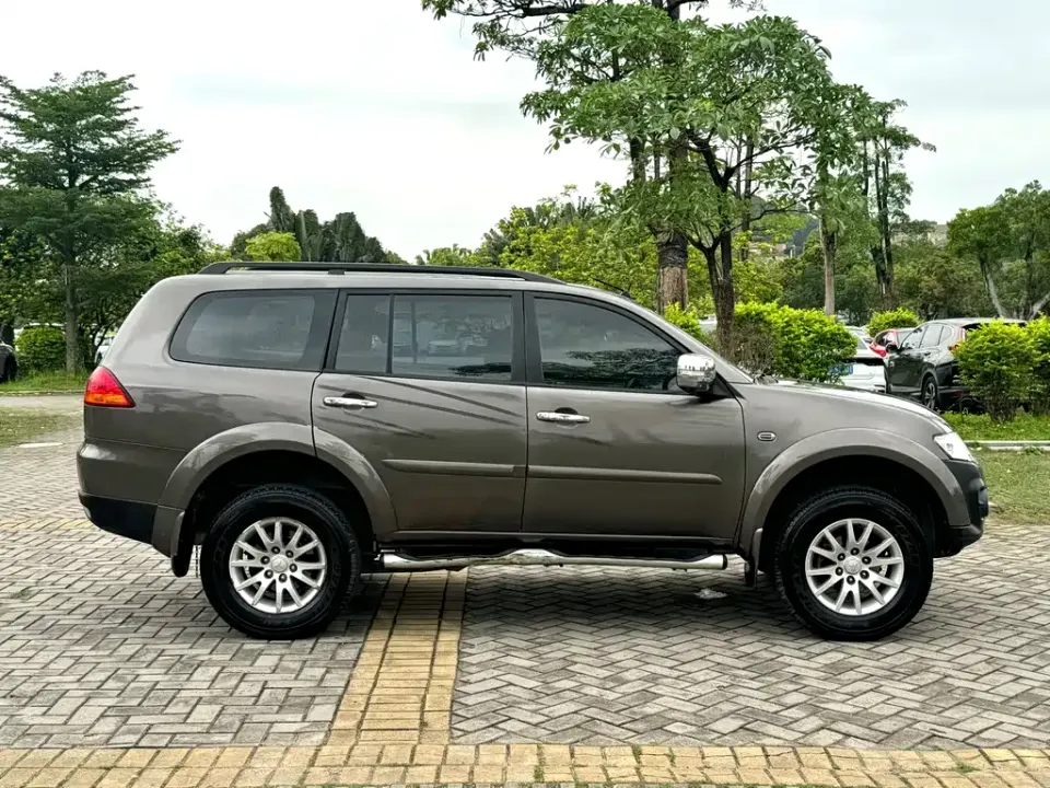 Mitsubishi Pajero Sport