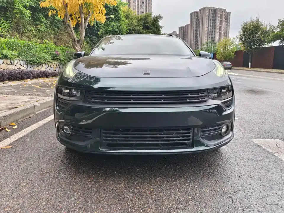 Lynk & Co 02