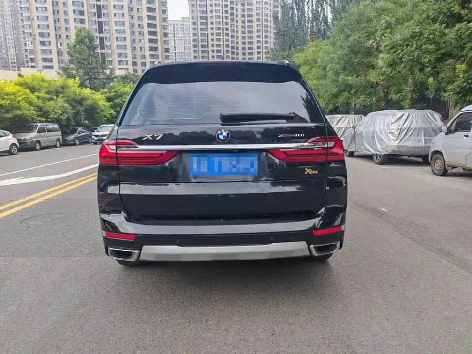 BMW X7
