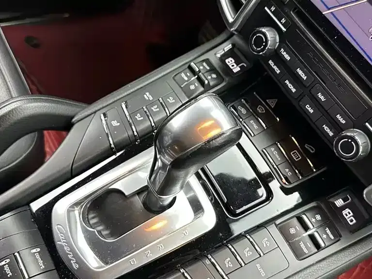 Porsche Cayenne Hybrid
