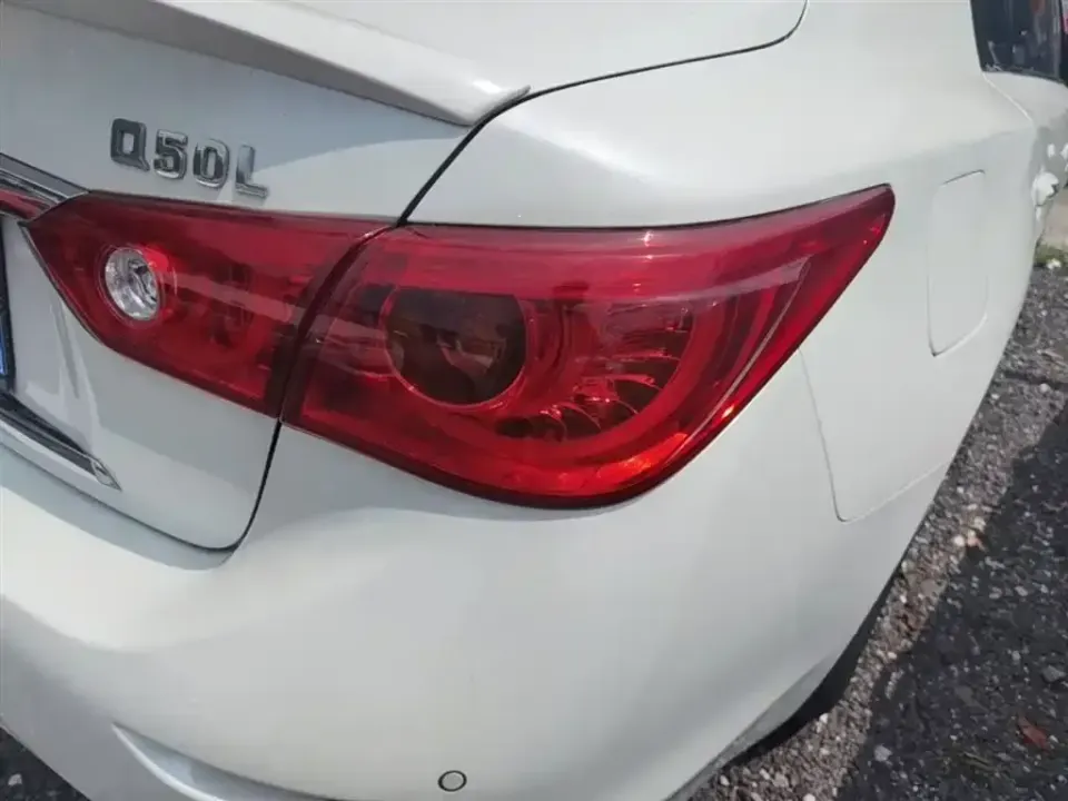 Infiniti Q50L