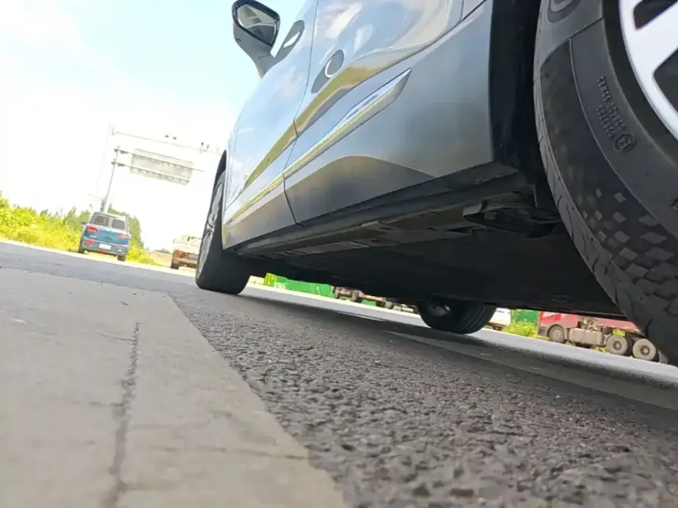Nio EC6