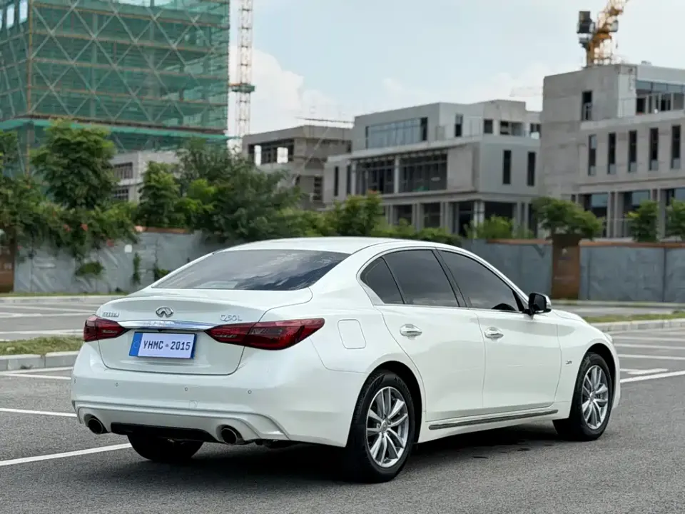 Infiniti Q50L