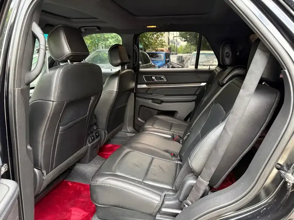 Ford Explorer (Import)