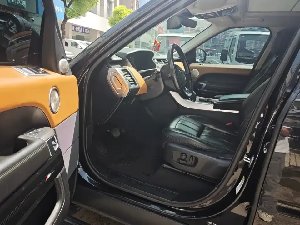 Land Rover Sport