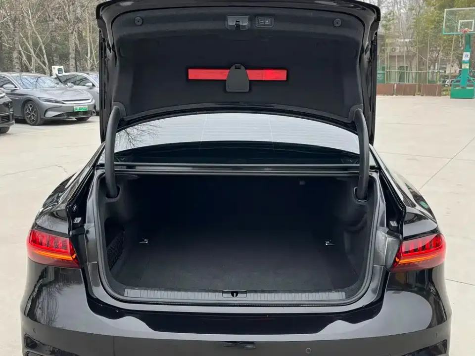 Audi A7L
