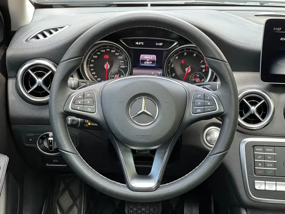 Mercedes-Benz GLA