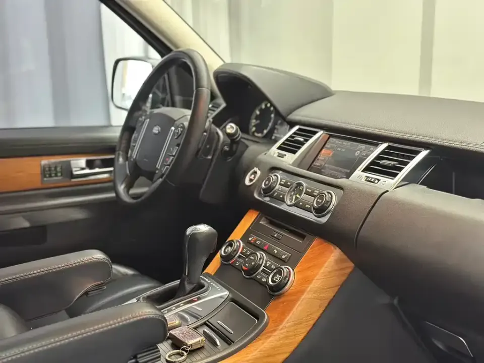 Land Rover Sport