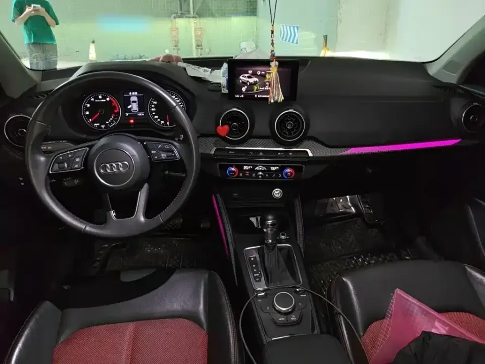 Audi Q2L